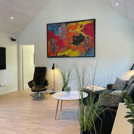 Spacious Family Friendly House By Ringkobing Fjord Дом отдыха