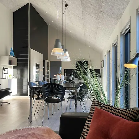 Дом отдыха Spacious Family Friendly House By Ringkobing Fjord