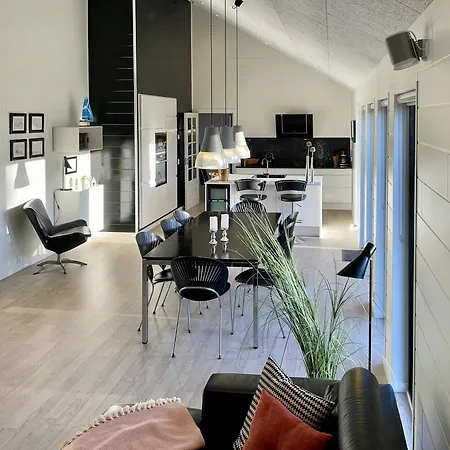 Spacious Family Friendly House By Ringkobing Fjord